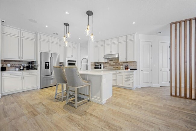 Building Photo - 1465 Bursera Ter