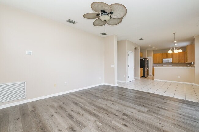 Building Photo - 2613 Palesta Dr