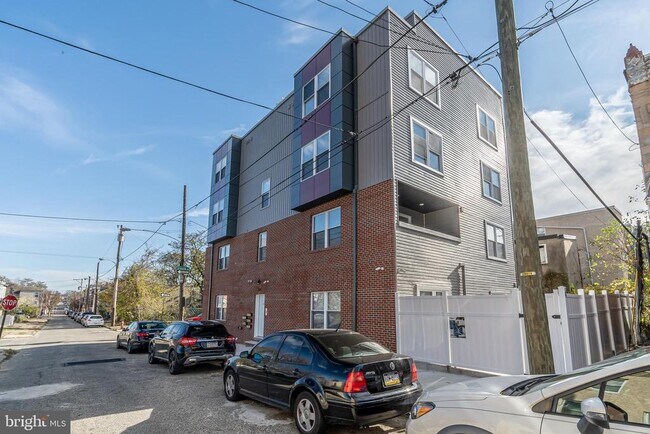 Building Photo - 616 Union St