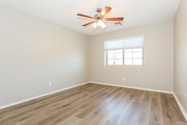 Building Photo - 10857 E Carol Ave