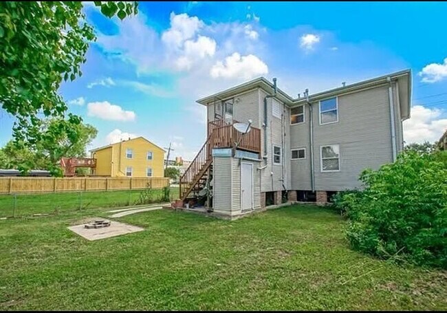 Building Photo - 6208 Warrington Dr