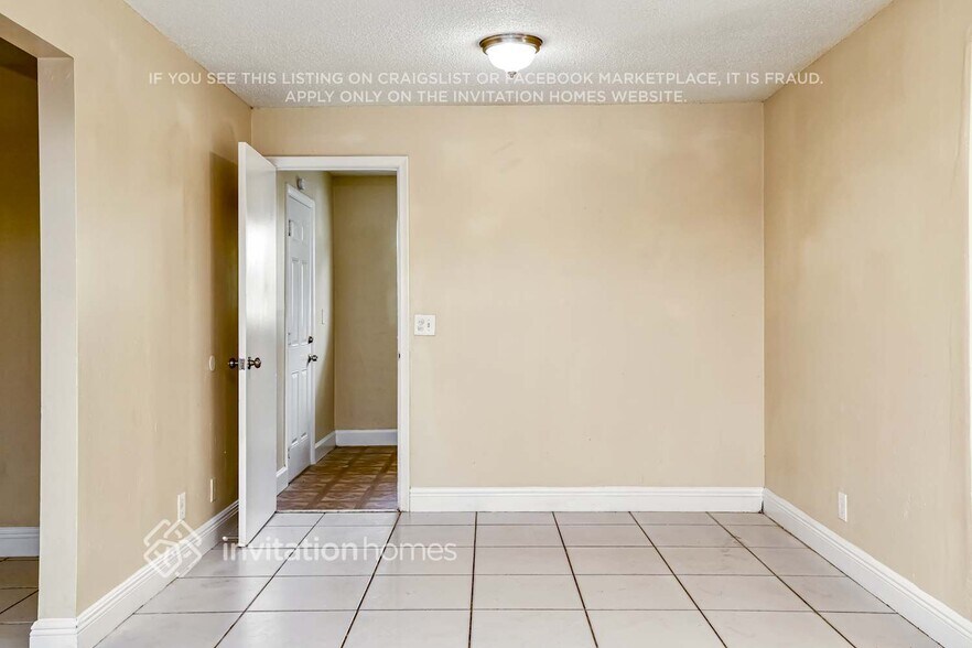 Building Photo - 3070 SE 1st Pl