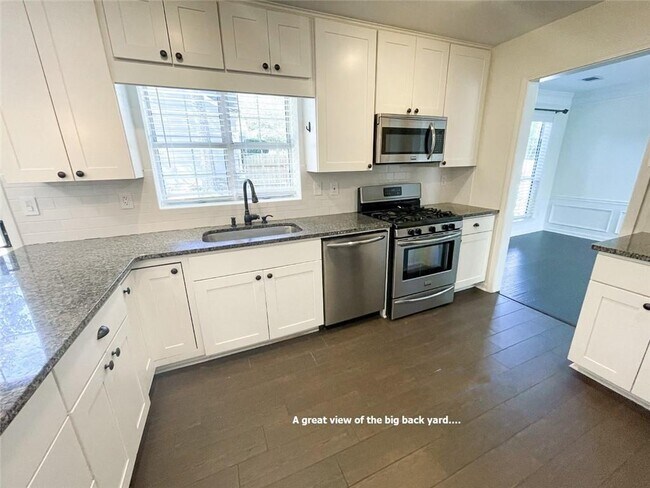 Building Photo - 11865 Carriage Park Ln