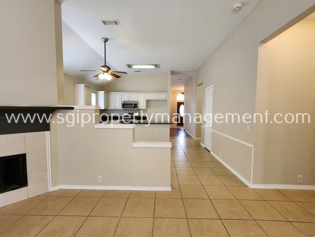 Building Photo - 1415 Murphy Dr