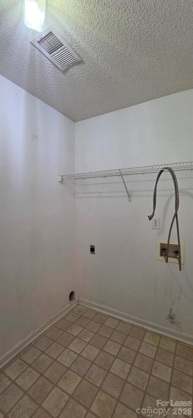 Building Photo - 9134 Charminster Ct