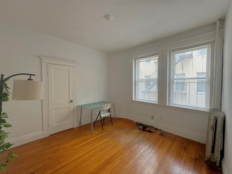 Primary Photo - 70 Kirkland St