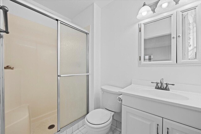 Building Photo - 455 Golden River Dr