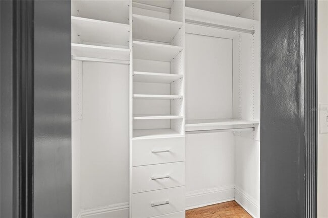 Building Photo - 2117 W Dekle Ave