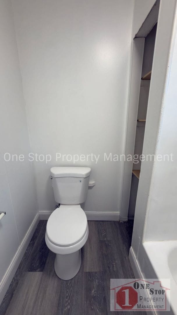 Building Photo - Beautiful 2 Bedroom 1 Bathroom Home in Kansas City!