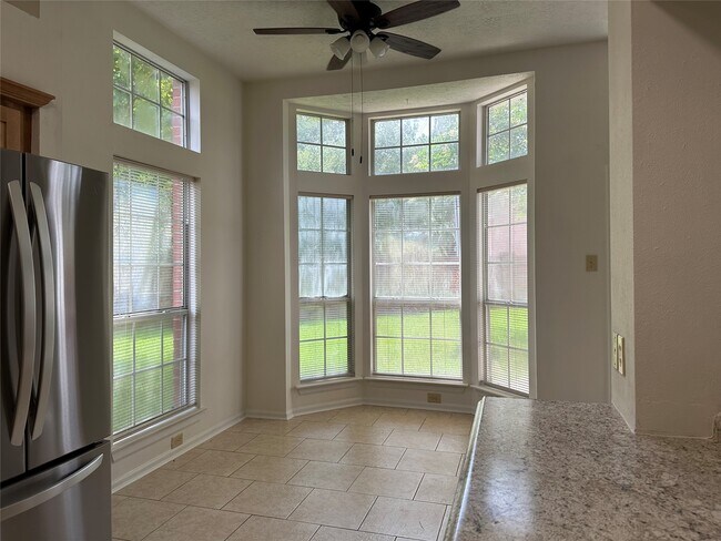 Building Photo - 14202 Misty Knoll Ct