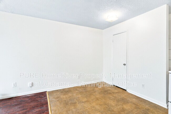 Building Photo - 8017 1st Ave S