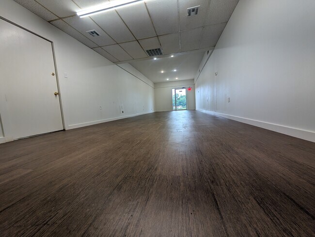 Building Photo - 2531 W Morton St