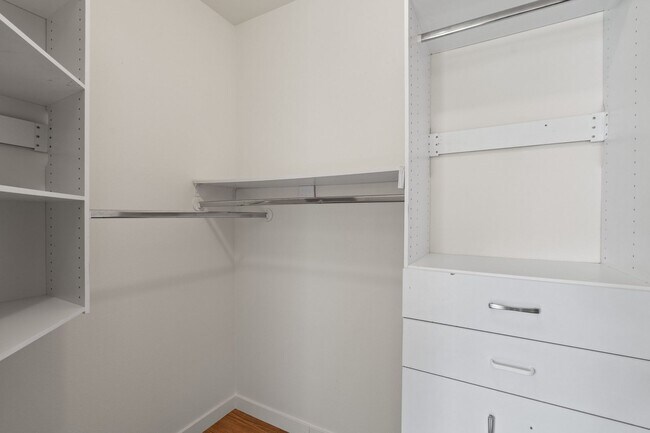 Building Photo - 3408 E 48th Ct
