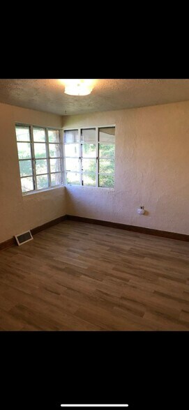 Building Photo - 807 Potomac Ave