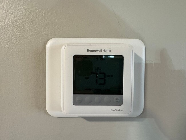 Building Photo - 3 bedroom in Oak Grove