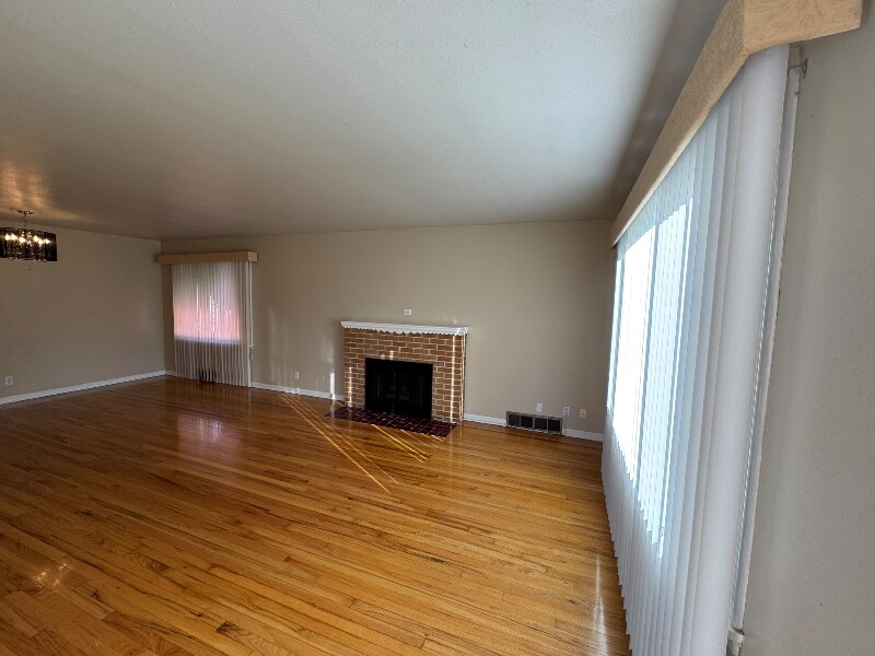 Building Photo - 825 E 35th Ave