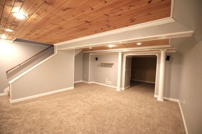 Building Photo - 4400 Greensbury Dr