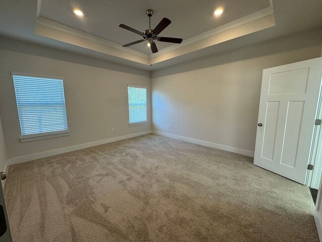 Building Photo - Gulf Breeze - Roman Oaks - 4 Bedroom, 3 Ba...