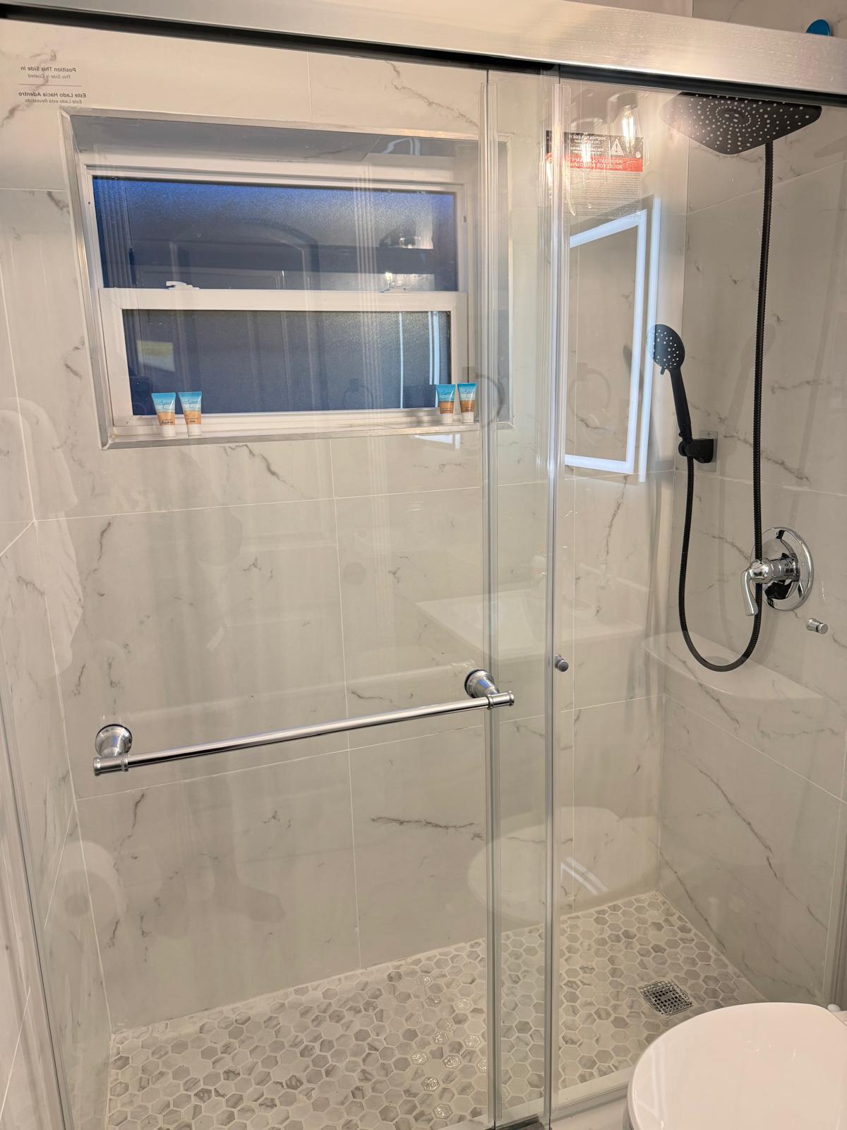 Slide shower door - 414 N 60th Way