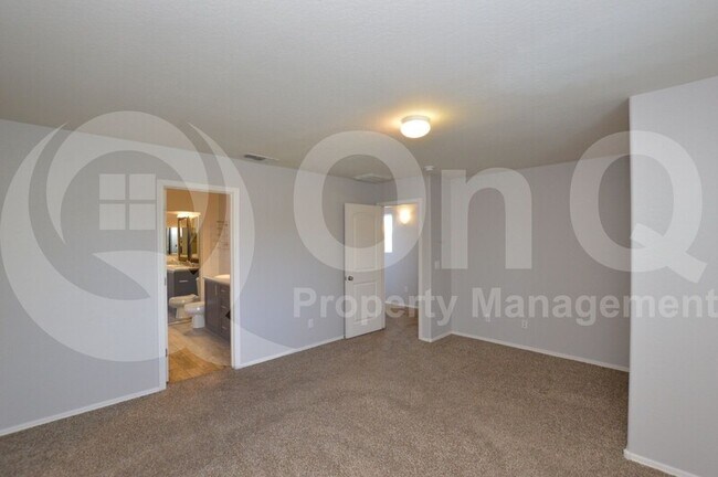 Building Photo - 2035 E Heartwood Ln