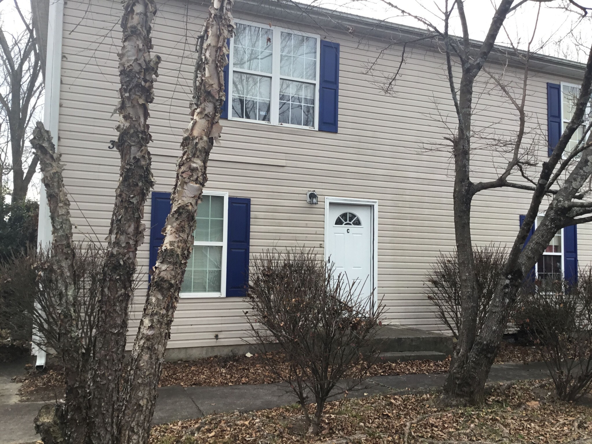 Building Photo - Room in Condo on Beck St
