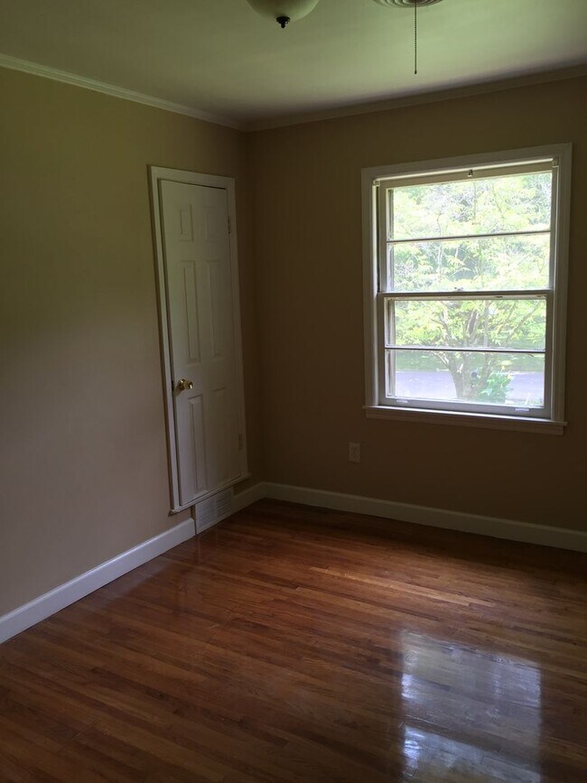 Building Photo - 2970 Chaucer Ln