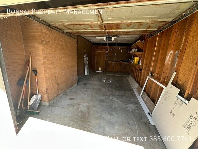 Building Photo - 8625 S Spartan Dr