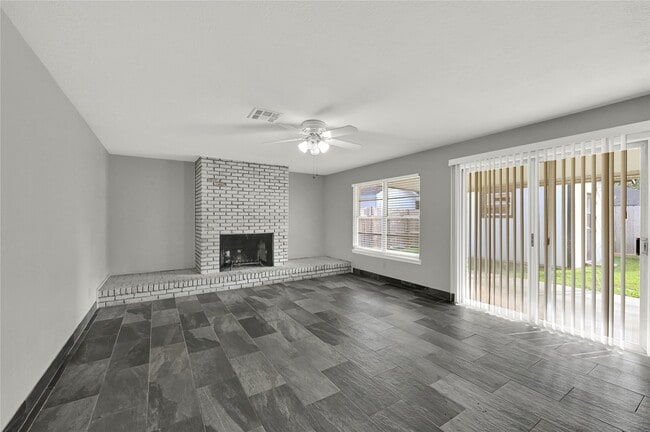 Building Photo - 8603 Freewood St