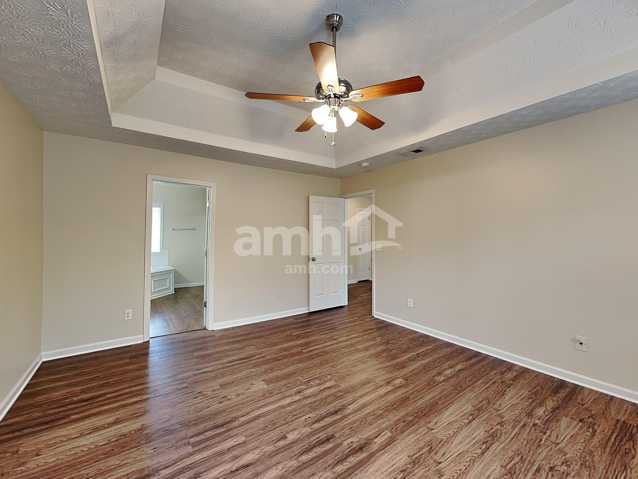 Building Photo - 550 Brook Hollow Dr