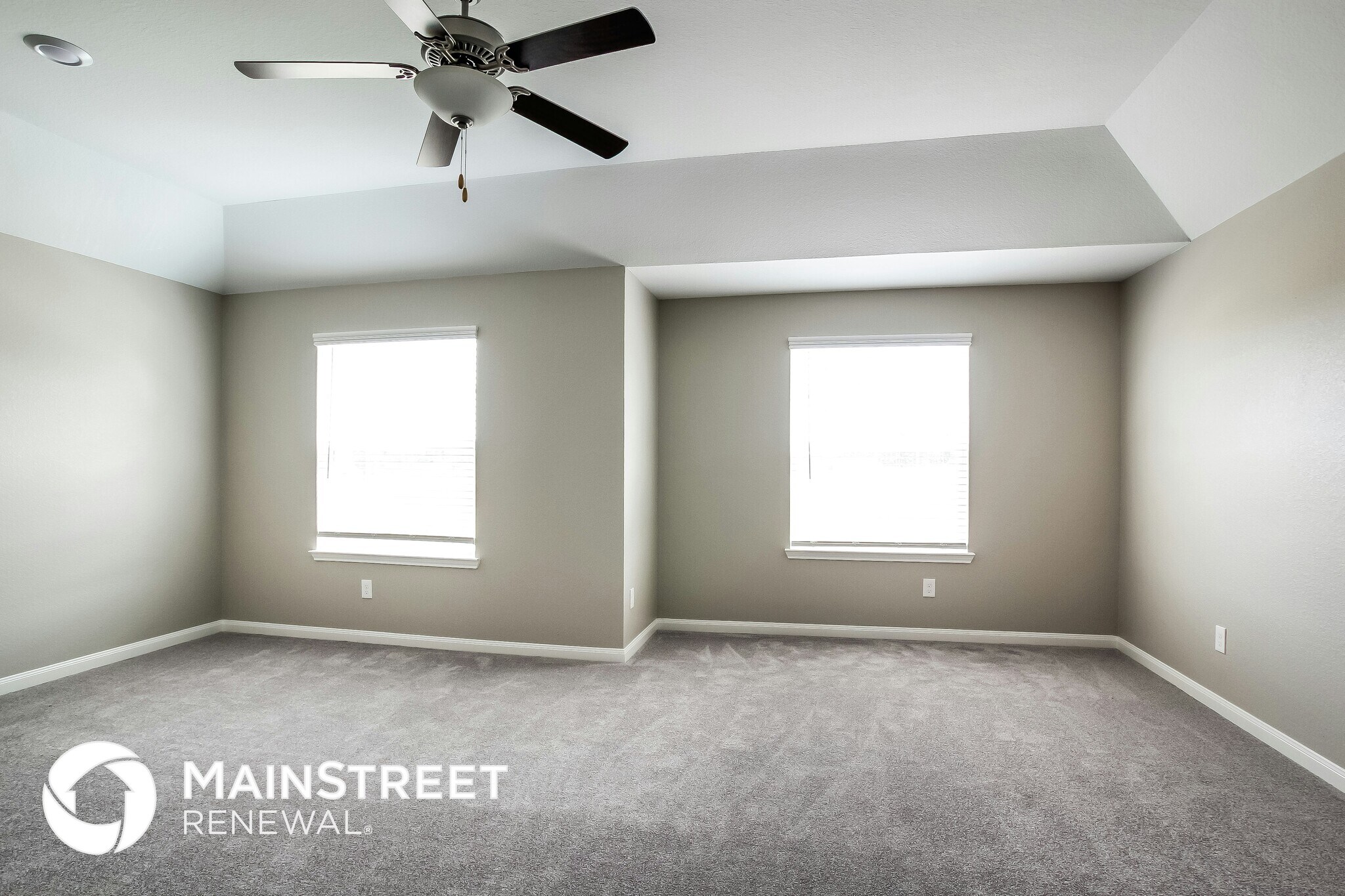 Building Photo - 25189 Dickens Dr