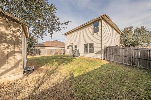 Building Photo - 1906 Beach Dr