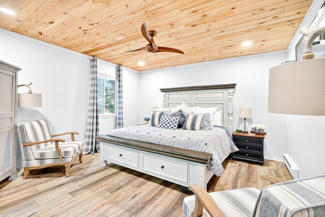 Building Photo - 401 Heritage Vlg