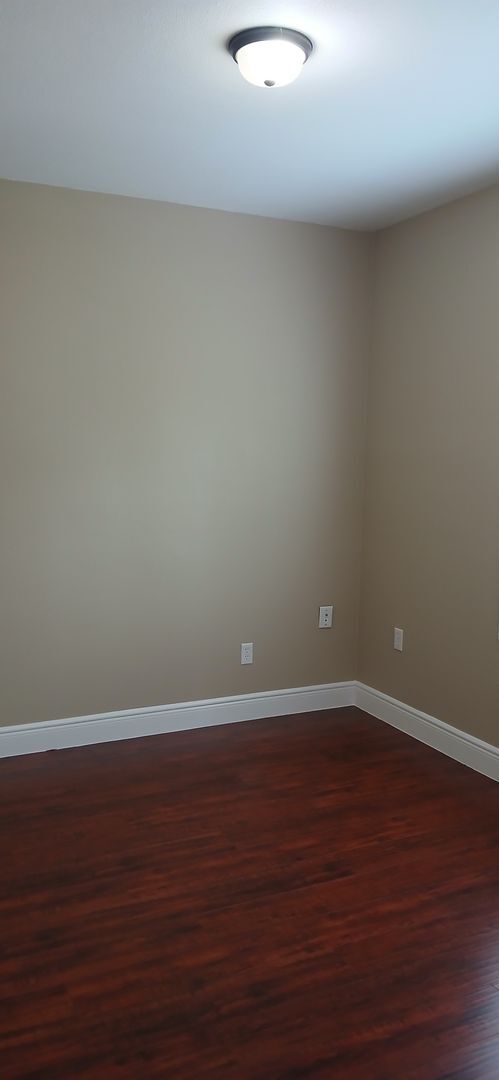 Building Photo - 720-722s