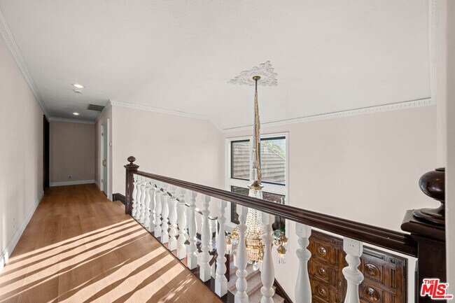 Building Photo - 3722 Alonzo Ave