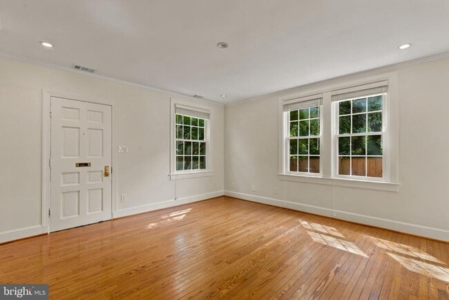 Building Photo - 1400 S Edgewood St
