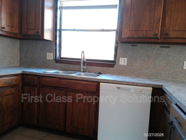 Building Photo - 5316 NW 111th Terrace