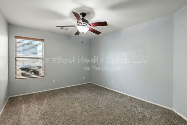 Building Photo - 17848 W Voltaire St