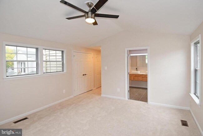 Building Photo - 6008 Good Lion Ct