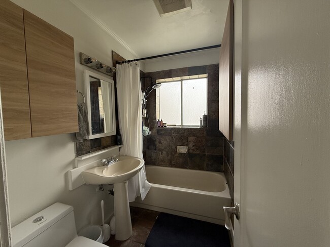 Building Photo - 3573 S 2300 E