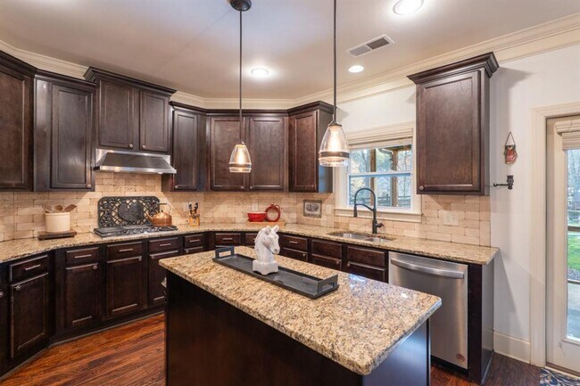 Building Photo - 203 Davis Mill Road