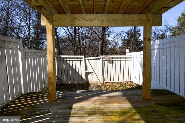 Building Photo - 1648 Fieldthorn Dr