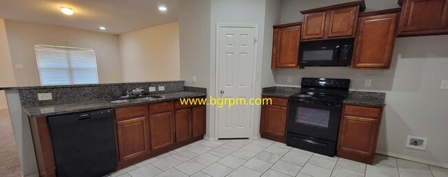 Building Photo - 4 BD, 2 BA, North Little Rock