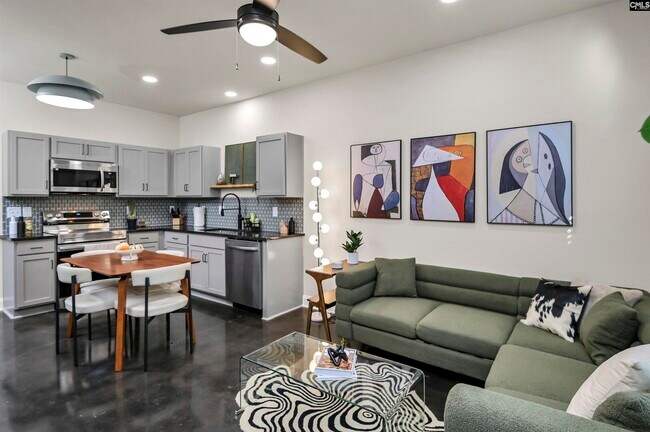 Building Photo - 816 Shull St