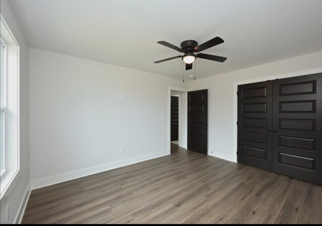Building Photo - 1609 Elizabeth Rd