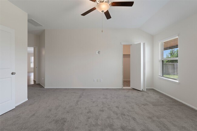 Building Photo - 323 Jewett Meadow Dr