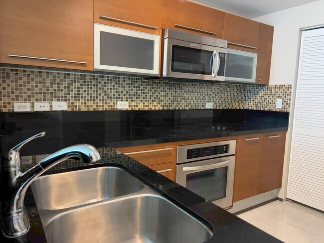 Building Photo - 253 NE 2nd St