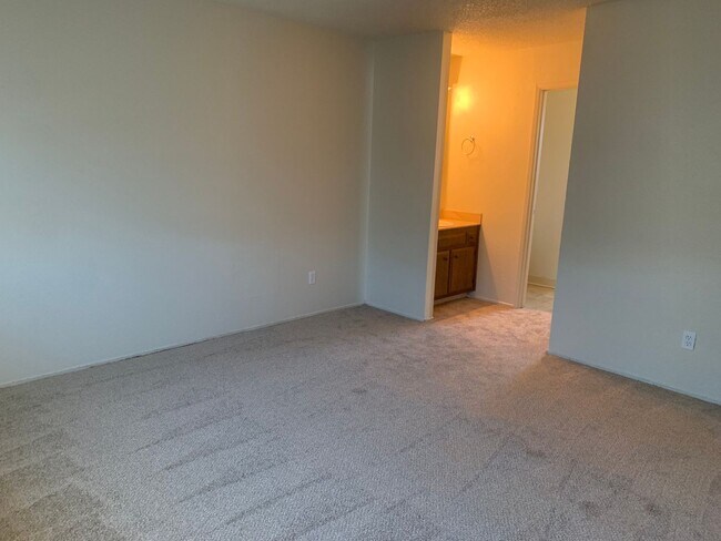 Building Photo - 93 Coral Ln