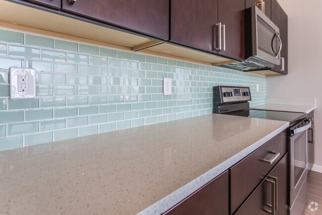 Interior Photo - Edge 32