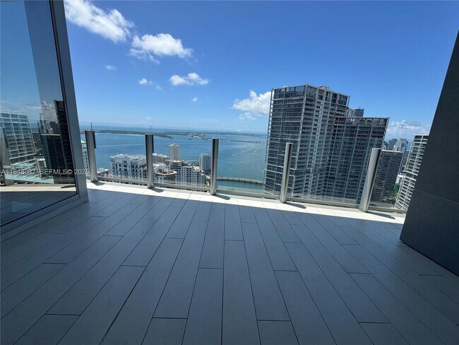 Building Photo - 300 Biscayne Blvd Way