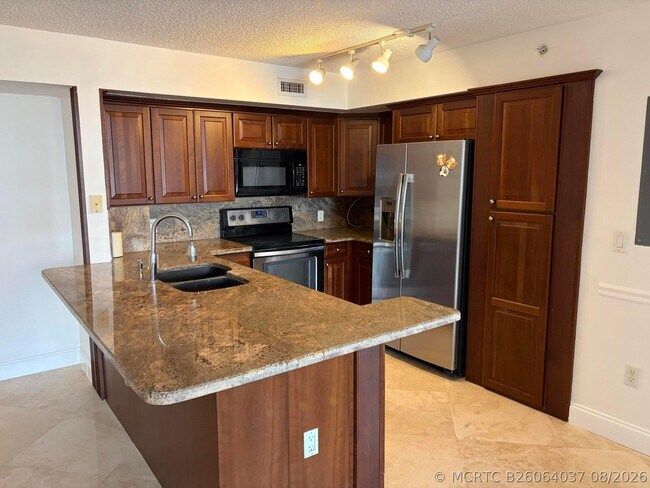 Building Photo - 1801 N Flagler Dr